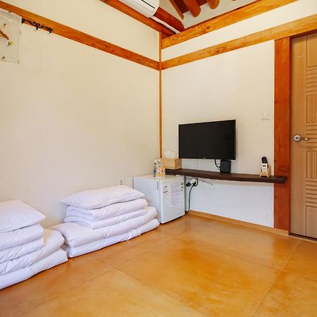 Jeonju Hanok Village Deoksugung מראה חיצוני תמונה