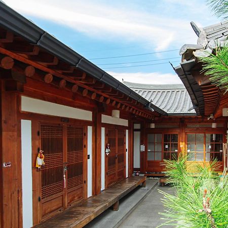 Jeonju Hanok Village Deoksugung מראה חיצוני תמונה