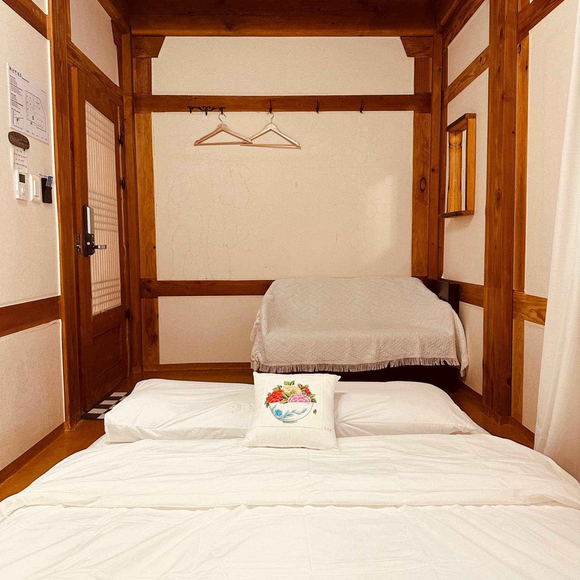 Jeonju Hanok Village Deoksugung מראה חיצוני תמונה