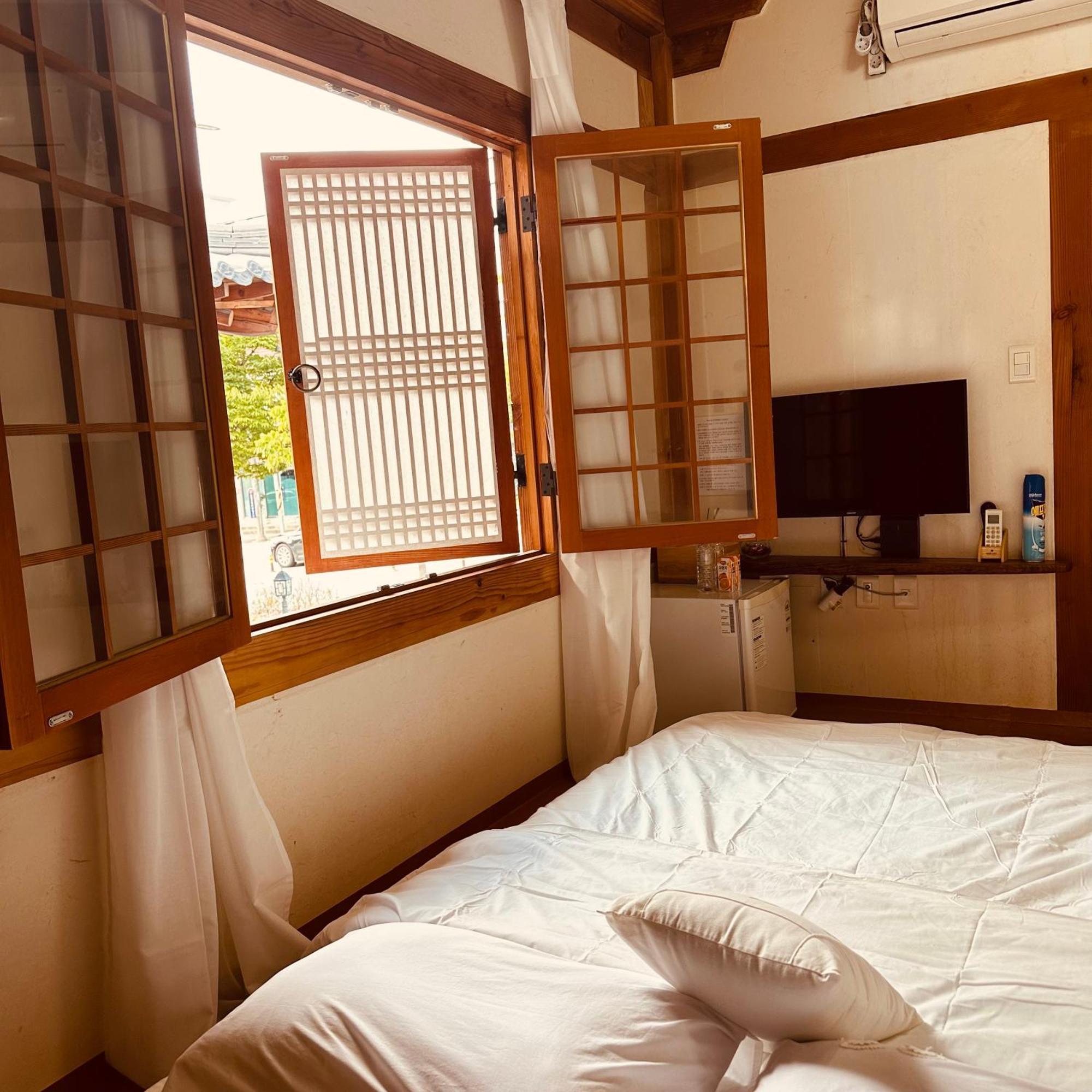 Jeonju Hanok Village Deoksugung מראה חיצוני תמונה
