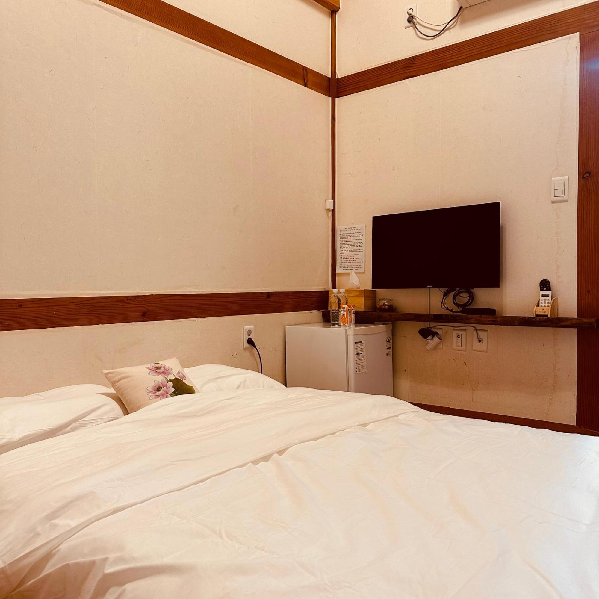 Jeonju Hanok Village Deoksugung מראה חיצוני תמונה