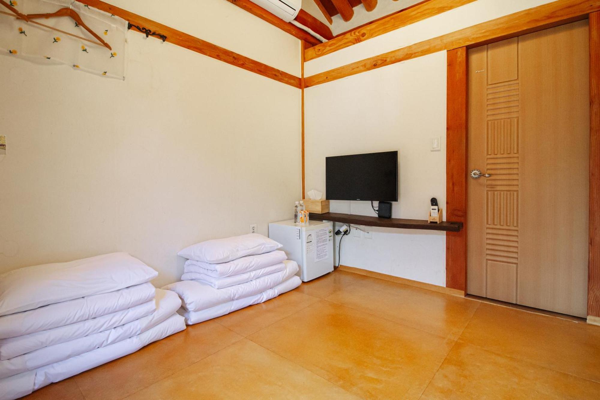 Jeonju Hanok Village Deoksugung מראה חיצוני תמונה